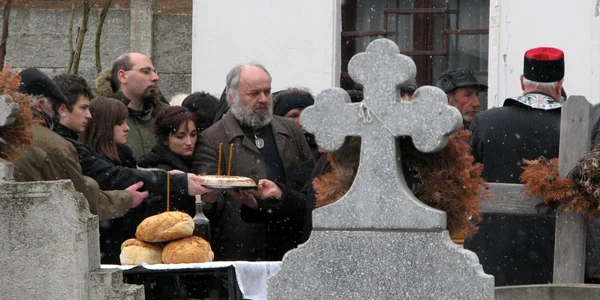 Soţul şi cele două fiice ale Georgetei Tănase sunt în stare de şoc. Foto. Ionuţ Dincă