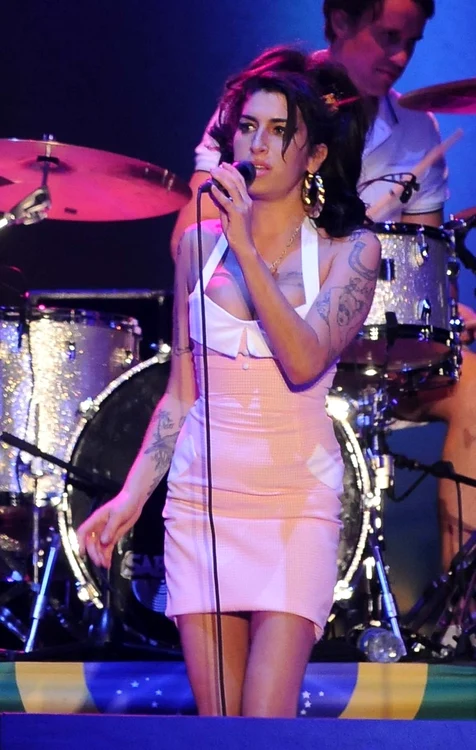 4 amy winehouse consuma droguri si alcool 6 jpg jpeg