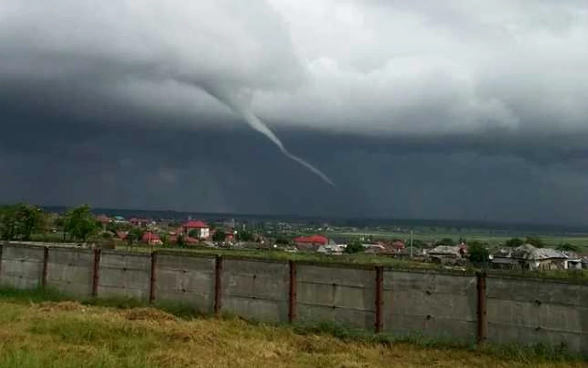 Tornadă la Medgidia FOTO Ionuţ Mustaţă