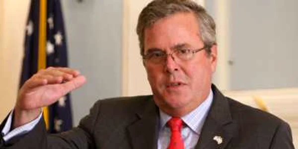 Jeb Bush este fratele fratele fostului preşedinte George W. Bush 