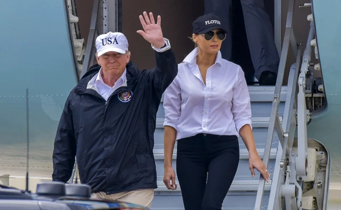 Donald Trump, liderul Casei Albe, şi Melania Trump, prima-doamnă a SUA, au fost pe data de 29 august în Texas, stat afectat puternic de trecerea uraganului Harvey Foto: EPA