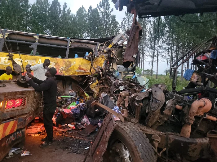 Accidentul a avut loc pe o autostradă importantă din Uganda FOTO X / DENNIS ONENCAN