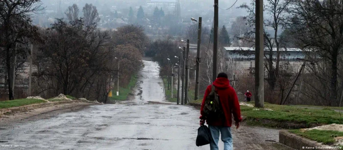 În Donbas trăiesc încă 200.000 de civili în ciuda pericolelor care îi pândesc la tot pasul