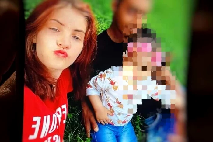  Poliția cere ajutorul pentru găsirea unei tinere mame și a fetiței de 3 ani - Foto Facebook