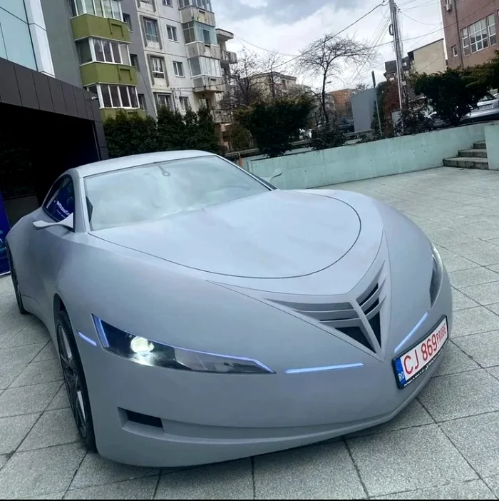 Vehiculul a întors toate privirile pe stradă / foto: Cluj24