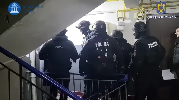 Perchezițiile au vizat influenceri care l-au susținut pe Georgescu. FOTO: Poliția Română