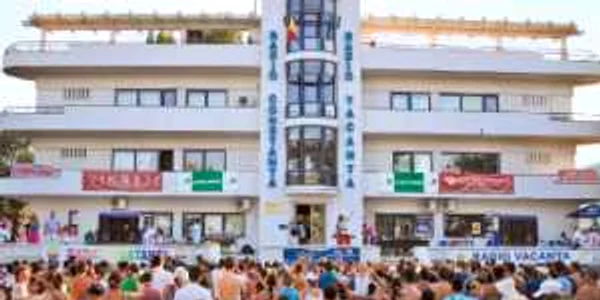 Radio Vacanţa, castelul cu poveşti de la mare