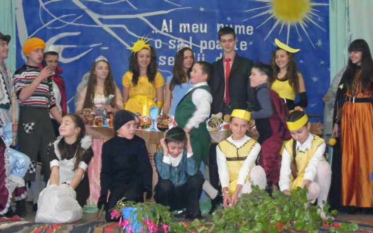 Liceenii din Cimişlia au recitat poezii ale lui Mihai Eminescu