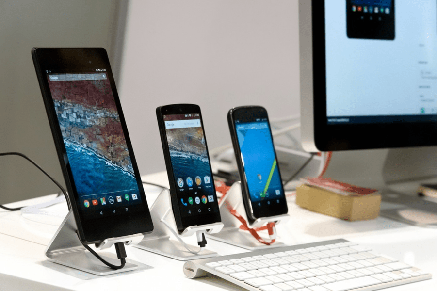 Vânzările de smartphone-uri au ajuns la cel mai redus nivel din ultimii 10 ani