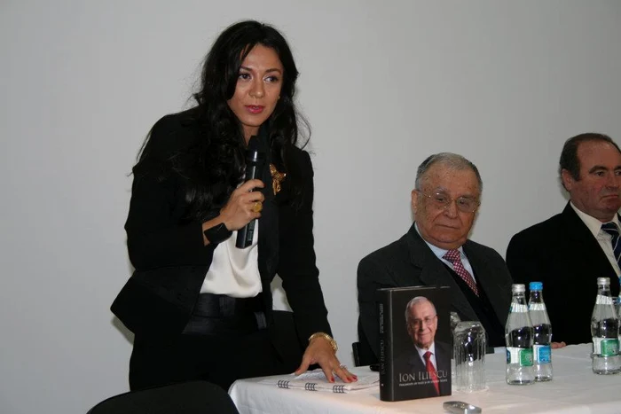 La Olteniţa, în 2011, la lansarea cărţii fostului preşedinte Ion Iliescu Foto: Facekook
