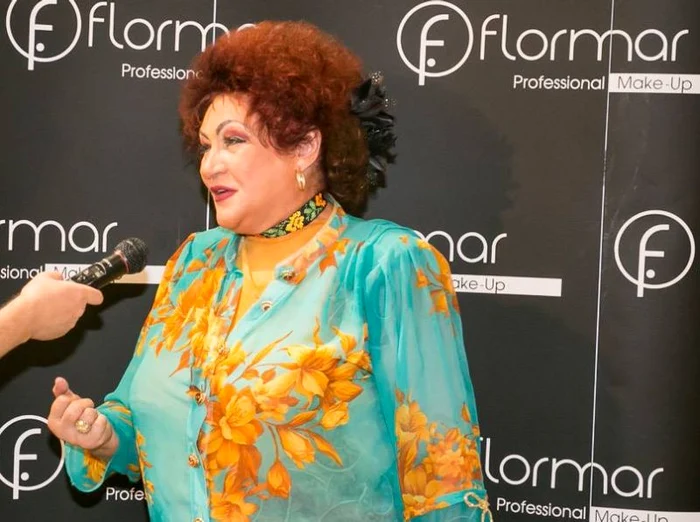 
    Elena Merişoreanu se îmbracă foarte coloratfoto: arhiva personală  