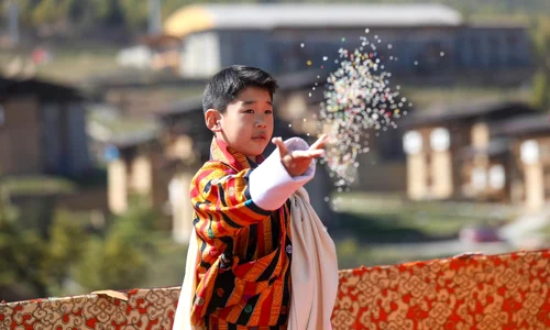 Printul Jigme Namgyel al Bhutanului, un nou angajament public de unul singur pagina oficiala (9) jpg