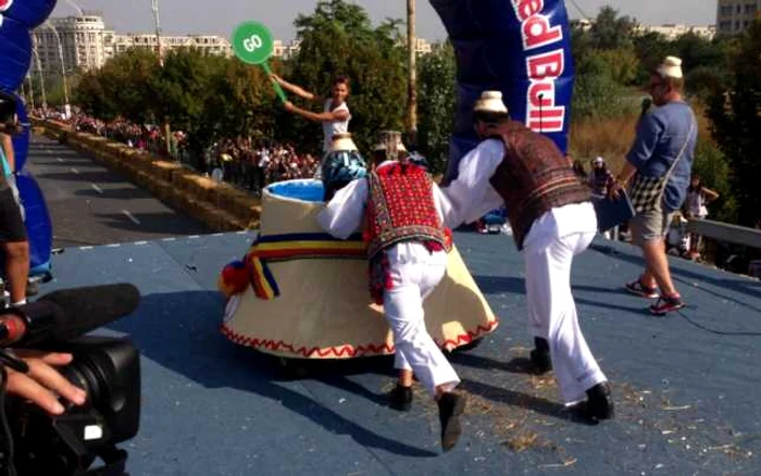 Echipajul CLOP la competitie sportiva Red Bull Soap Race FOTO:Andrei Bizau