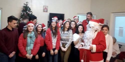 mos craciun crucea rosie