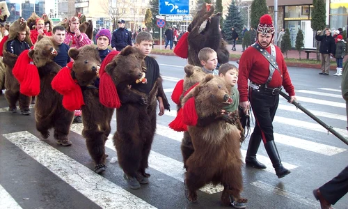 Vremea tradiţiilor, vremea consumului jpeg
