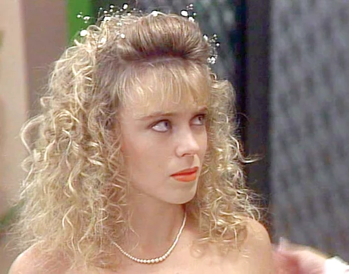 1995. Pe când juca în serialul “Vecini”