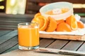 De ce sa nu bei suc de portocale dimineata  Sursa foto Pixabay fresh orange juice 1614822 1280 jpg