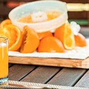 De ce sa nu bei suc de portocale dimineata  Sursa foto Pixabay fresh orange juice 1614822 1280 jpg