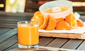 De ce sa nu bei suc de portocale dimineata  Sursa foto Pixabay fresh orange juice 1614822 1280 jpg