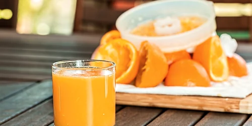 De ce sa nu bei suc de portocale dimineata  Sursa foto Pixabay fresh orange juice 1614822 1280 jpg