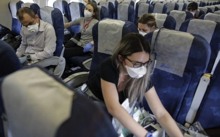 Bebeluşi cu afecţiuni cardiace, transportaţi cu ajutorul Asociaţiei Blondie la o clinică din Milano, pentru a fi operaţi pe cord FOTO: Inquam Photos / Octav Ganea