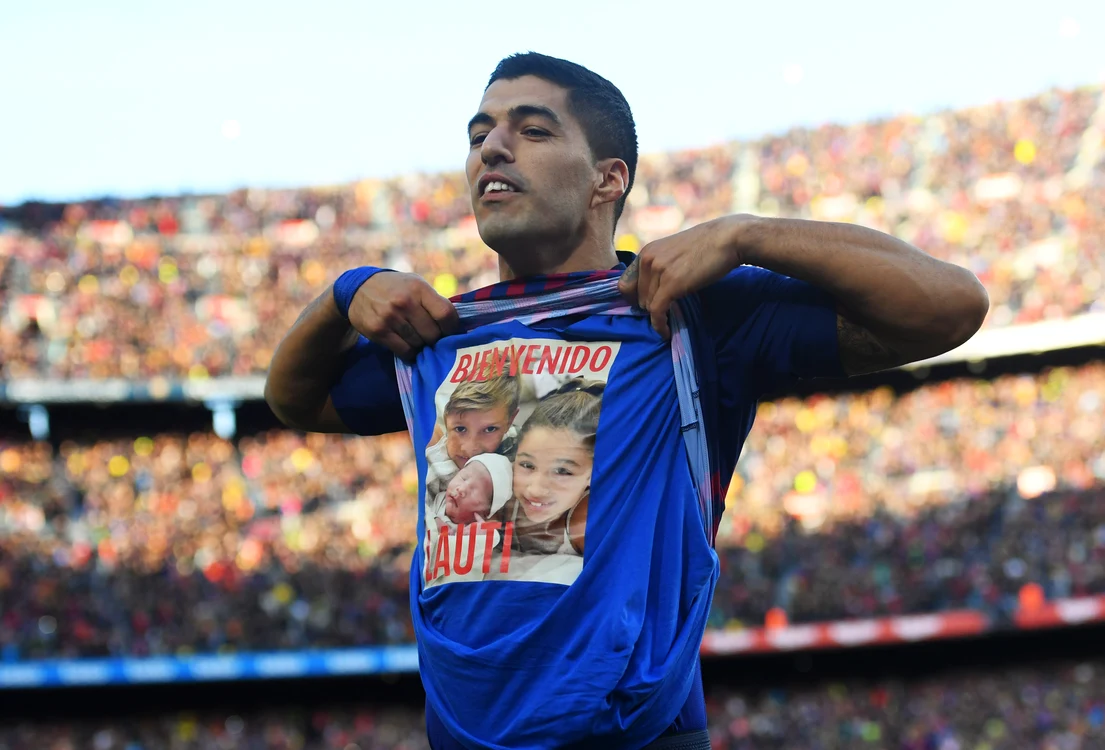 
    Luis Suarez se bucură după tripla din "El Clasico"  