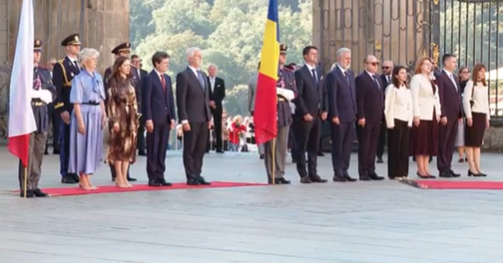 Nicușor Dan a plecat din țară chiar în ziua votului pentru Guvernul Mureșan. Imagini de la primirea făcută de șeful de stat ceh Petr Pavel