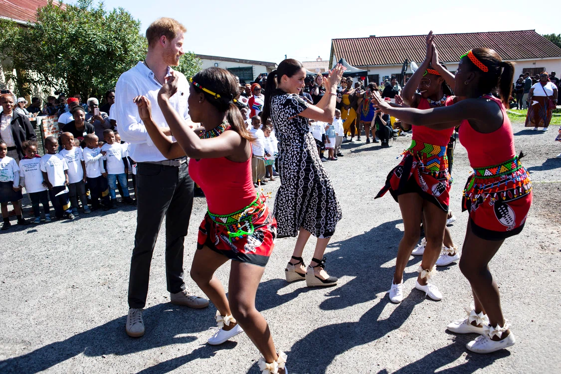 Prințul Harry și Meghan Markle au mers într-un tur special în Angola