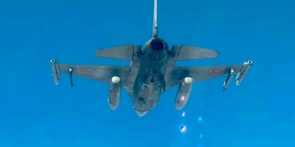 MApN a publicat imagini din timpul misiunii F-16 de doborâre a celei de-a treia drone