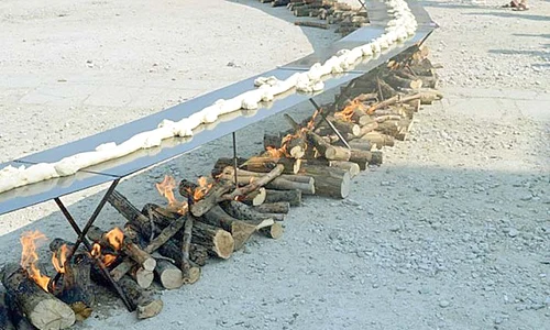 Plita pe care a fost copt covrigul are o lungime de 64 de metri şi o lăţime de 50 centimetri jpeg