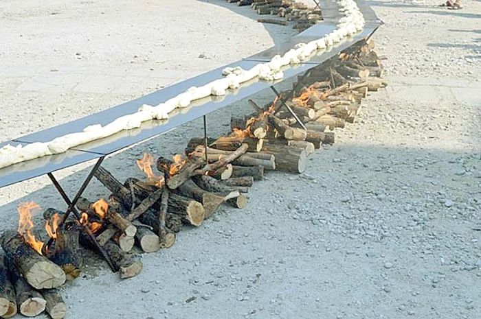 Plita pe care a fost copt covrigul are o lungime de 64 de metri şi o lăţime de 50 centimetri