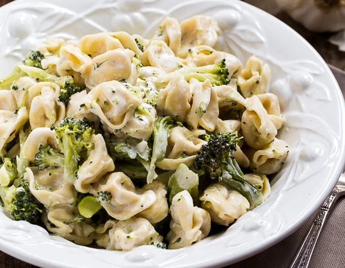 Tortellini cu broccoli jpeg