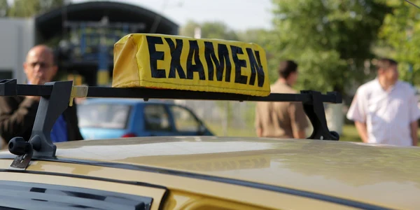 Examen pentru obţinerea permisului auto