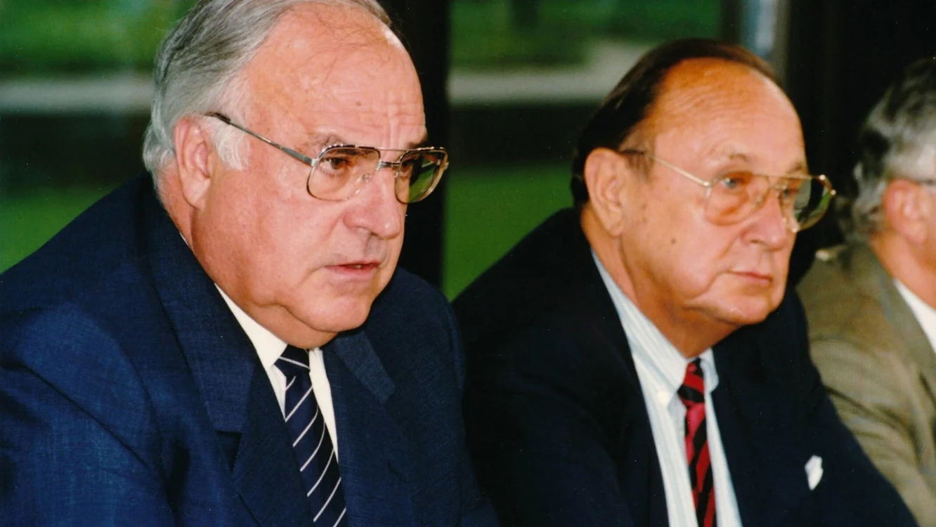Fostul cancelar german Helmut Kohl şi ministrul de externe Hans Dietrich Genscher