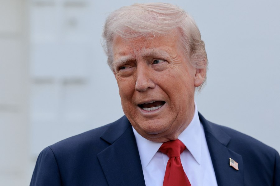 Administrația Trump oferă 1.000 de dolari migranților care pleacă voluntar din SUA