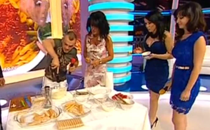 Ionuţ Atodiresei a gătit împreună cu soacra lui (captură: Kanal D)