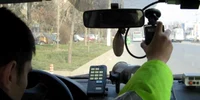 Oamenii legii l-au urmărit prin tot cartierul Valea Roşie pe şoferul fără permis de conducere