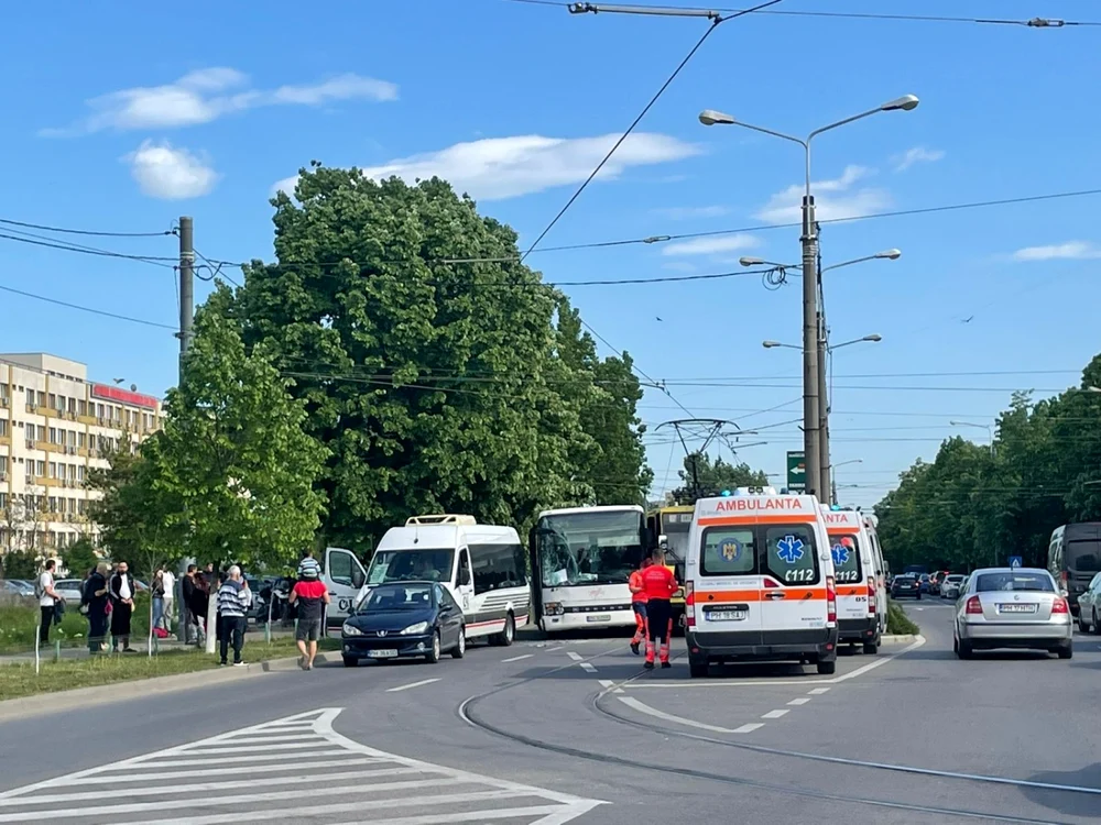 Accidentul s-a petrecut în imediata apropiere a Spitalului Judeţean de Urgenţă Ploieşti FOTO L.C.