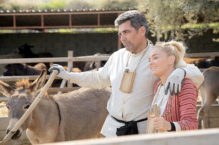 Toader şi actuala soţie, Maria, la ferma din Ciprufoto: Pro Tv