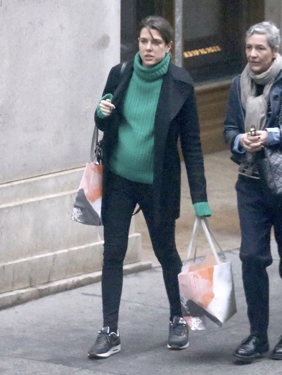 charlotte casiraghi hepta 3501570 jpg jpeg