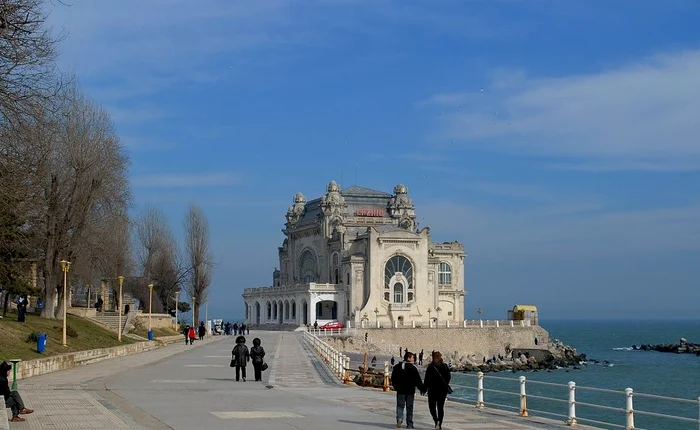 Autorităţile reamintesc cetăţenilor din zona litoralului românesc să nu deschidă pachete pe care le găsesc pe plajăFoto: pixabay