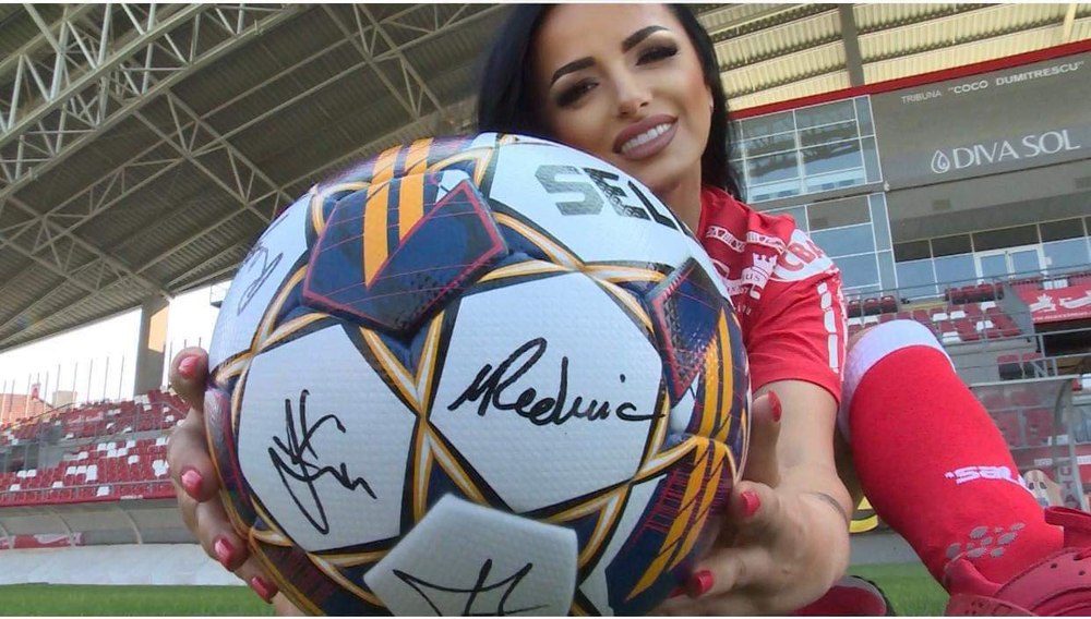 Minge semnată de antrenorii de Liga 1. Licitația adună bani pentru un băiețel bolnav de cancer