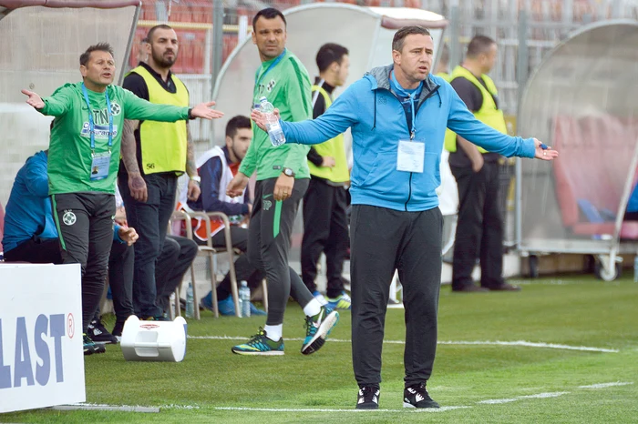 Reghecampf este în război cu toată lumea de când a revenit în Liga I