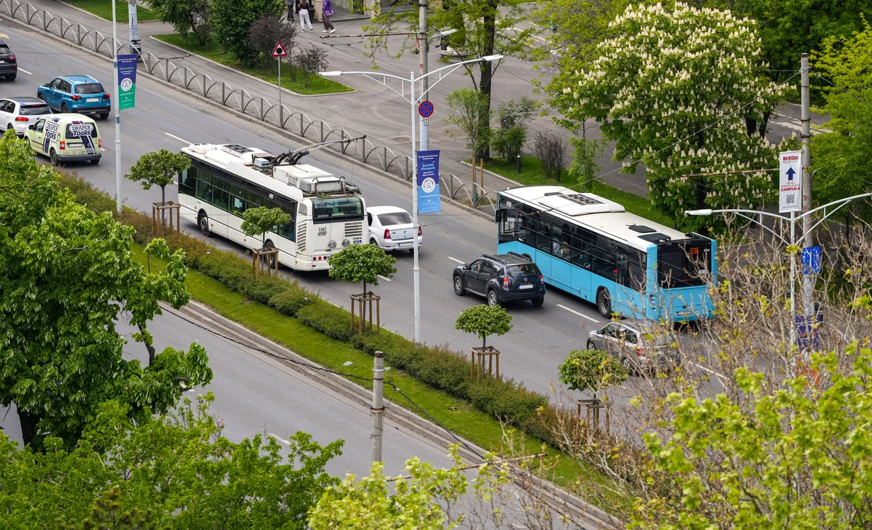 Mijloace de transport în comun de la STB. Foto: Shutterstock.