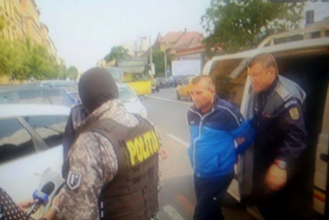 Suspectul a fost adus la Tribunalul Sibiu. FOTO: captură video