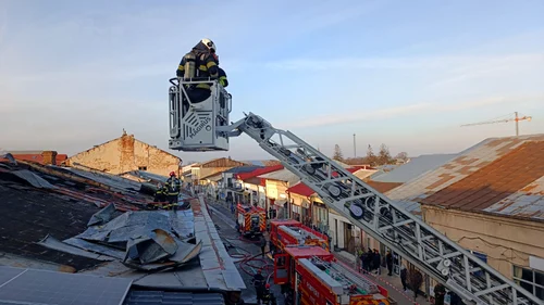 Incendiu Tecuci, 13 februarie. FOTO: ISU GL