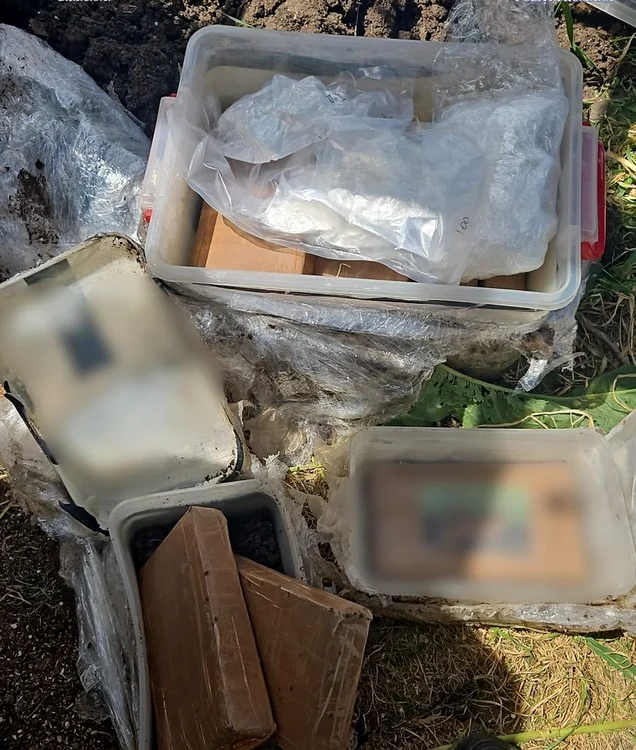 14 kilograme de cocaină găsite la Mihăilești FOTO: DIICOT