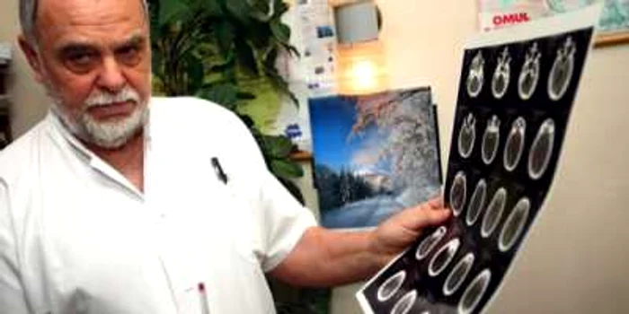 Doctorii speră că poliţistul se poate vindeca