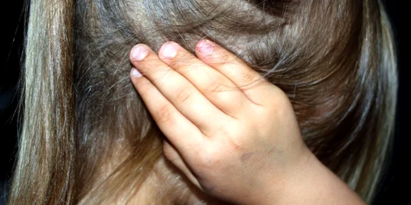 copila violata
