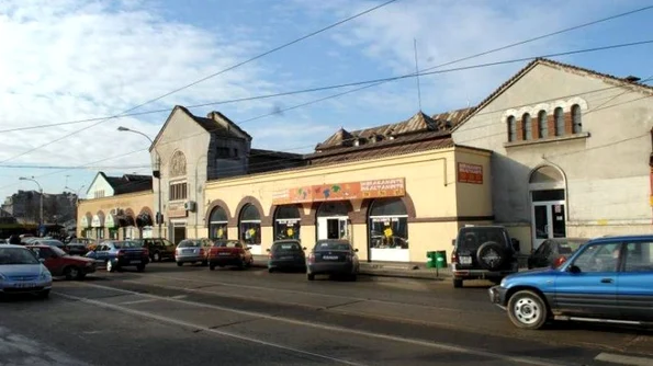 Hala Matache, vandalizată Autorităţile îşi pasează vina jpeg
